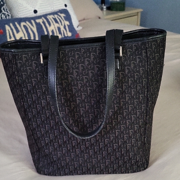 Christian Dior Monogram Black Tote Bag - Picture 5 of 14